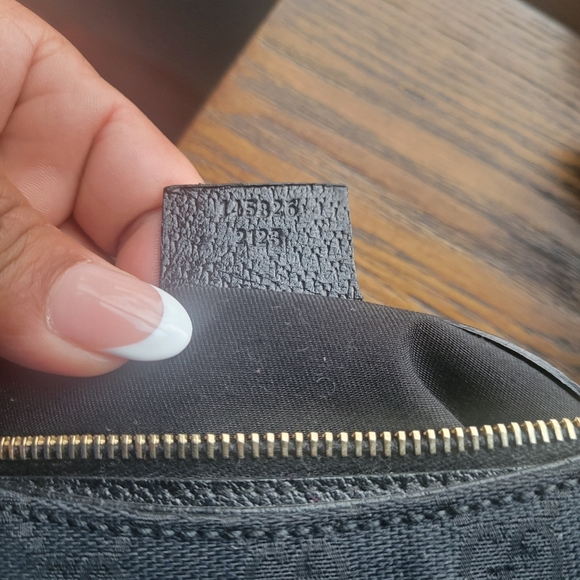 Black Gucci purse - Picture 10 of 10